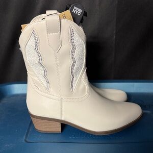Madden NYC Cream Western Heel Ankle Boots